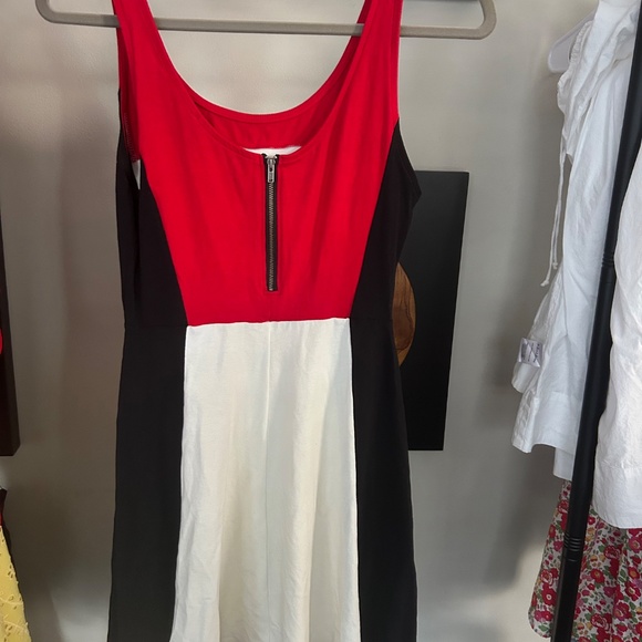 Color block dress - Picture 2 of 2